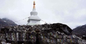Stupa au pied du glancier du Langtang Lirung